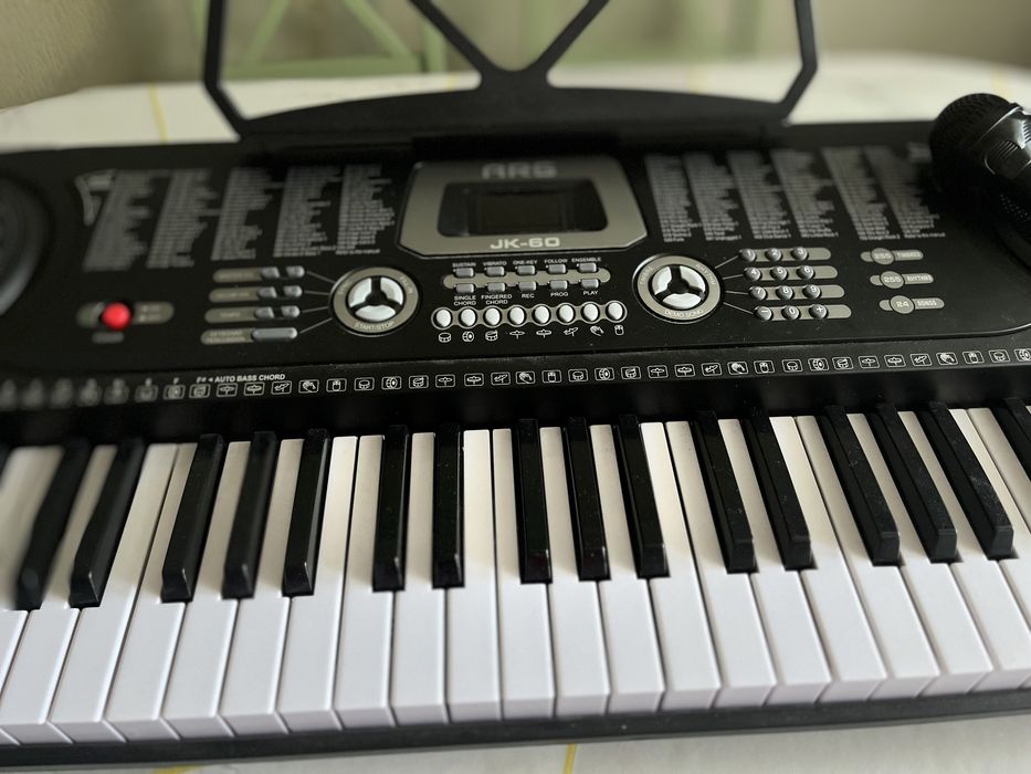 Синтезатор сатылады!!