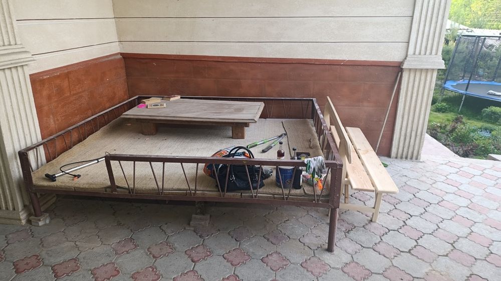 Тапчан целый отличный