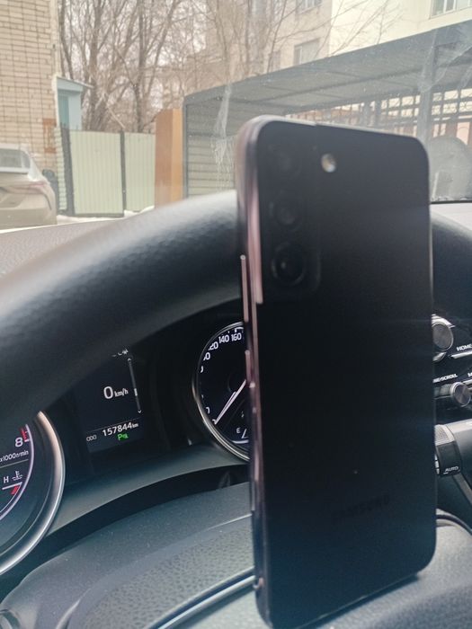 Продам Samsung Galaxy S22 5G