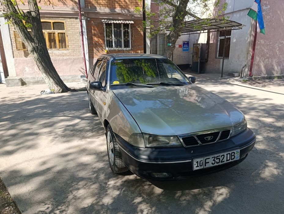 Нексия 1сонс трамблер срочна сотилади аформленияга  бензин