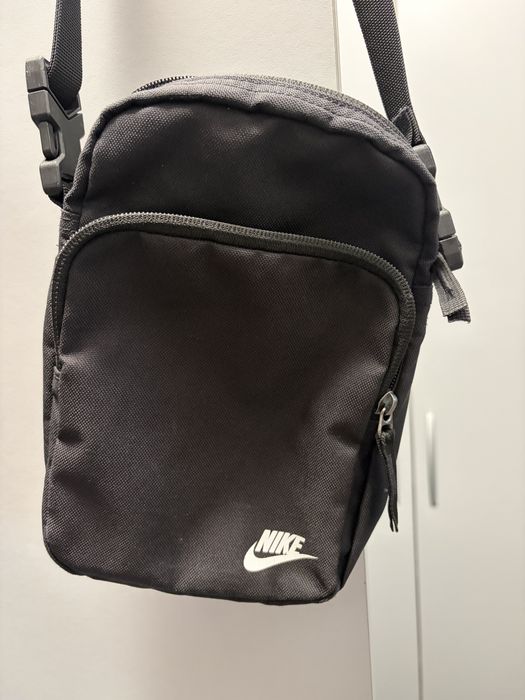 Nike,Jack Wolfskin-мъжки чантички