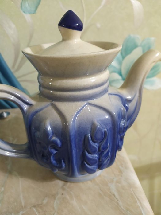 Чайник фаянсовый