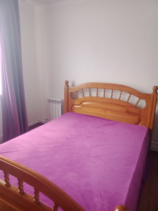 Спальная деревянная кровать