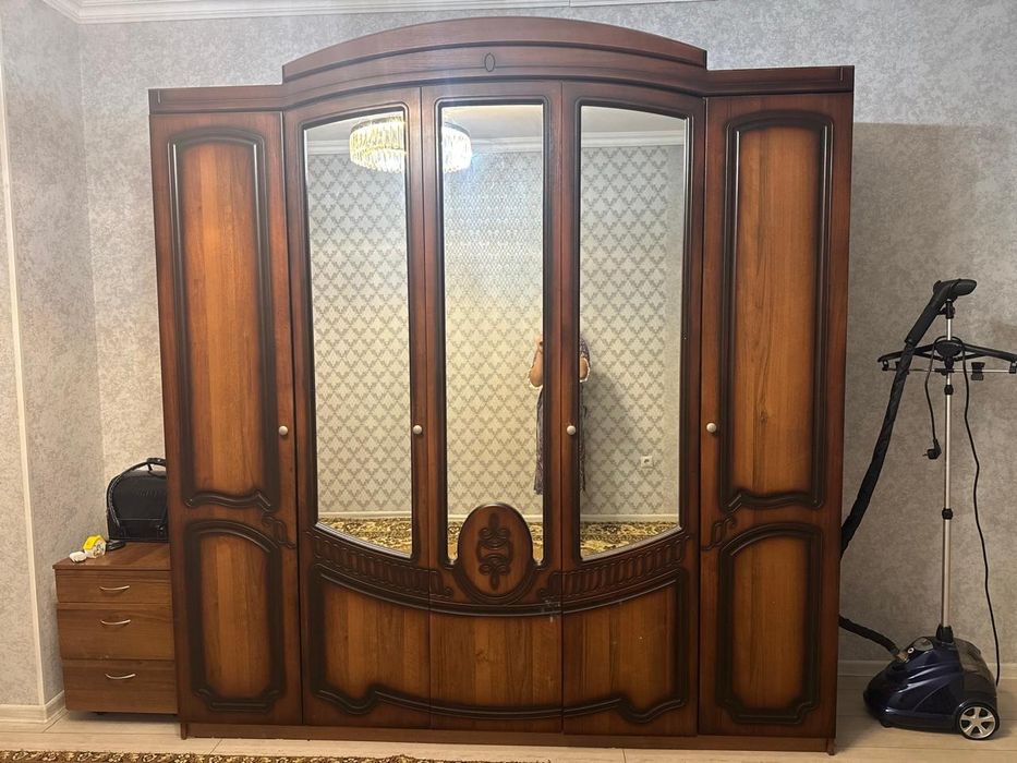 Срочна продам шифонер