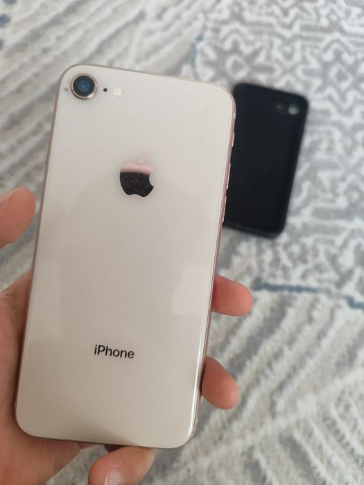 Айфон 8 хорошие.