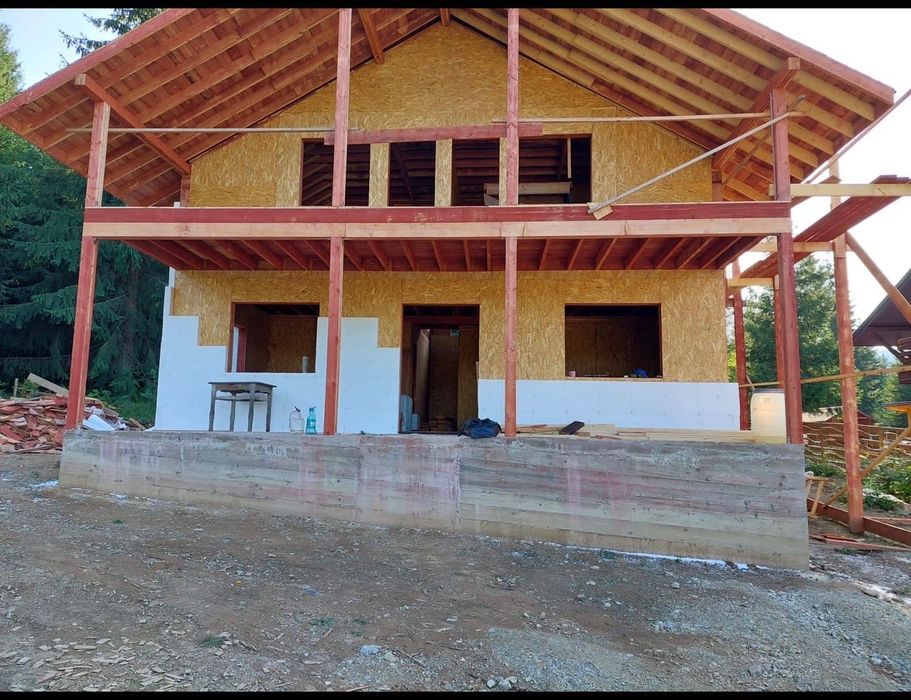 Case pe structura lemn