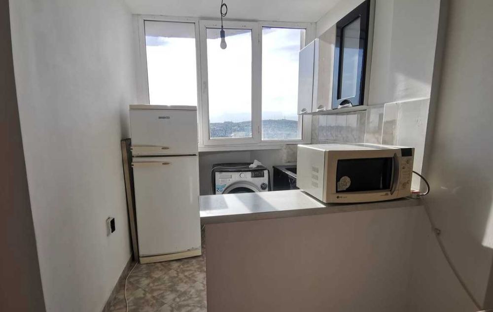 Дава се под наем Двустаен апартамент в Бургас, Меден рудник - зона А - 60 кв.м за 145 € - Снимка #2