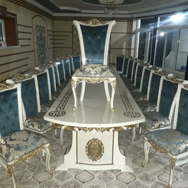 Оптом Хонлар бор ва стол стуллар бор Хонтахта килиб ишлатса хам булади