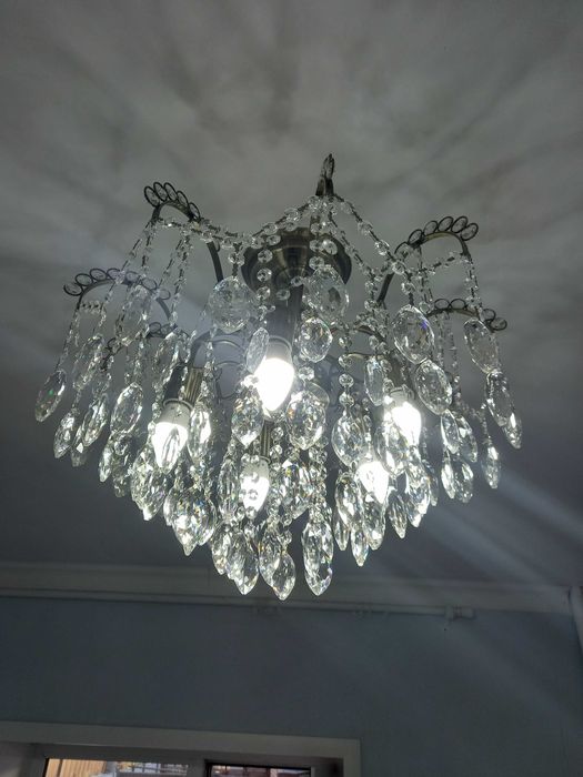 Люстра в отличном состоянии