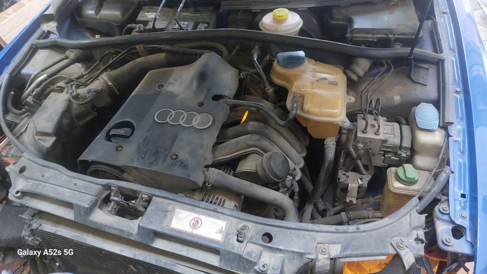 Ауди А4 B5 1.6 На части