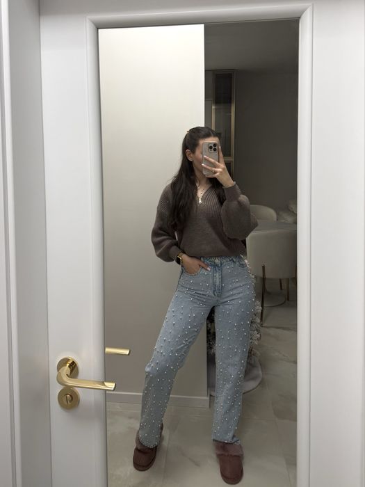 Светли дънки с перли