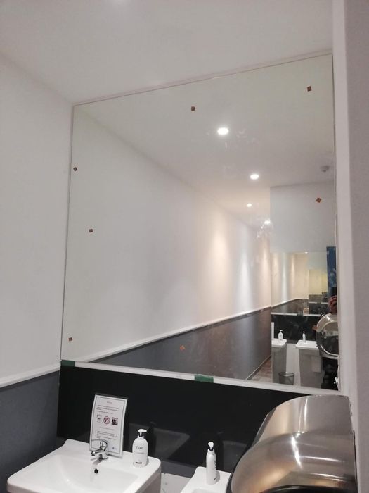 Oglinzi, Sticlă Securizată – Balustrade, Cabine Duș, Oglinda Led Ai