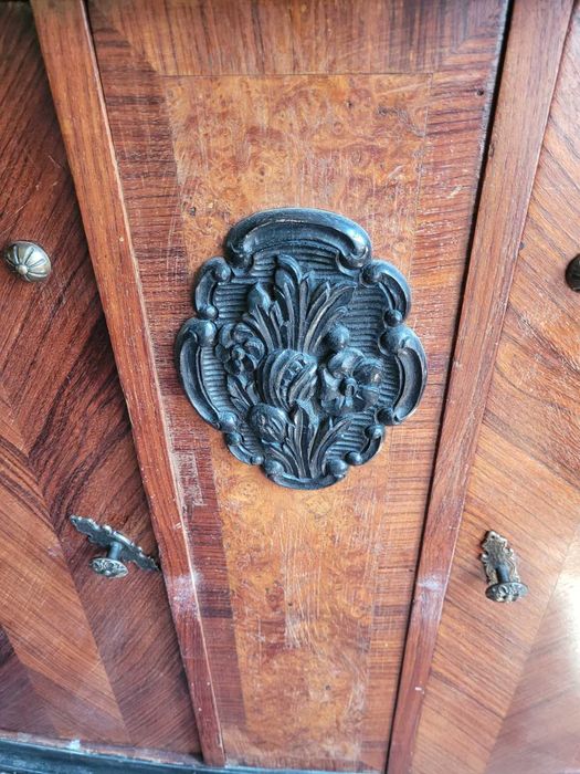 Старинен Бюфет от 19 век