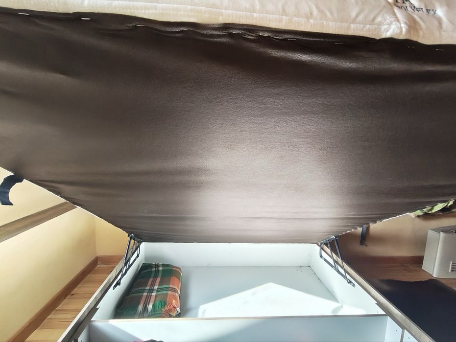 Спалня с повдигащ механизъм 180х200