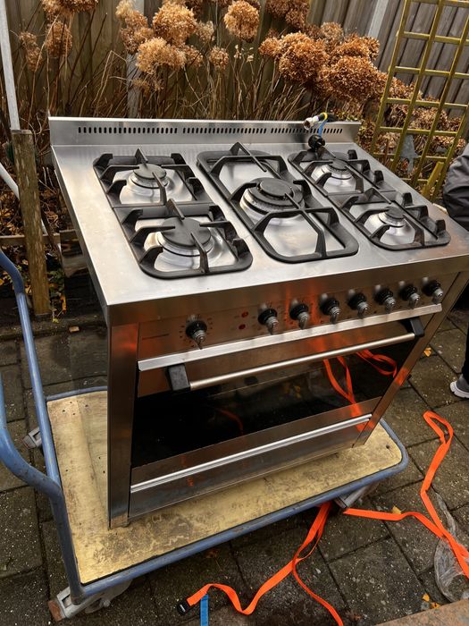 Aragaz profesional Nardi