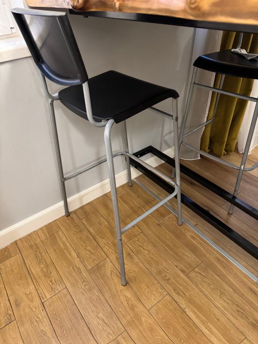 Vand 6 scaune de bar 300 ron toate 6