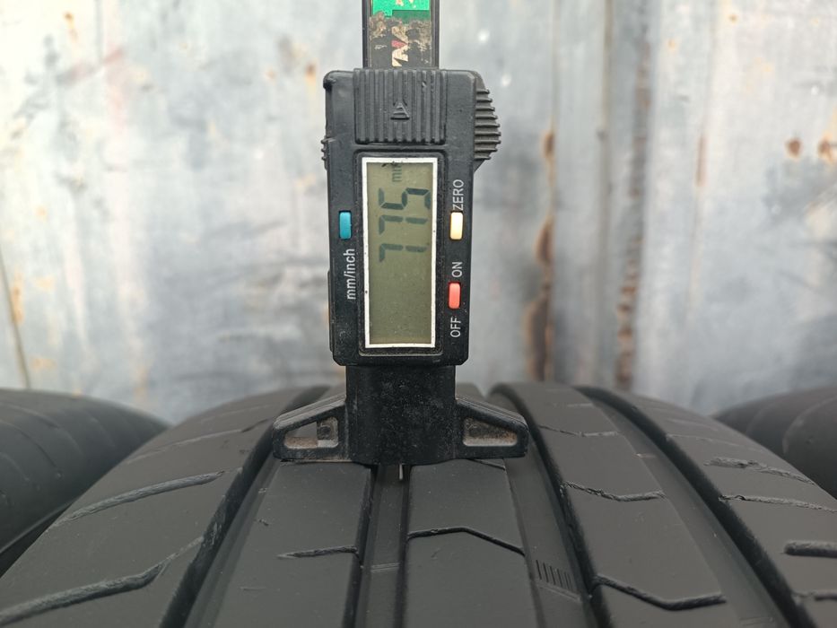 225/55/17 Vredestein