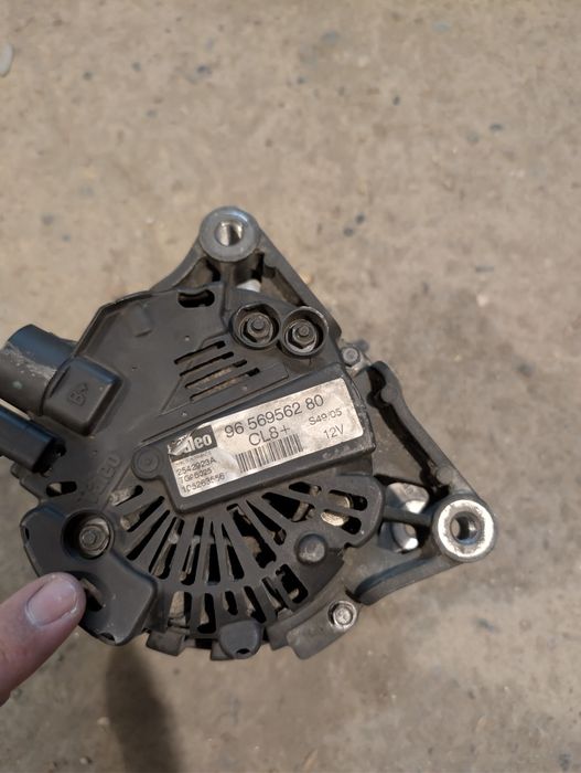Продавам рециклиран алтернатор за Пежо 307 1.6 16в