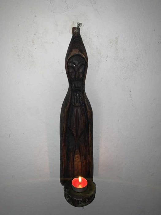 Suport de lumanare din lemn sculptat pt perete