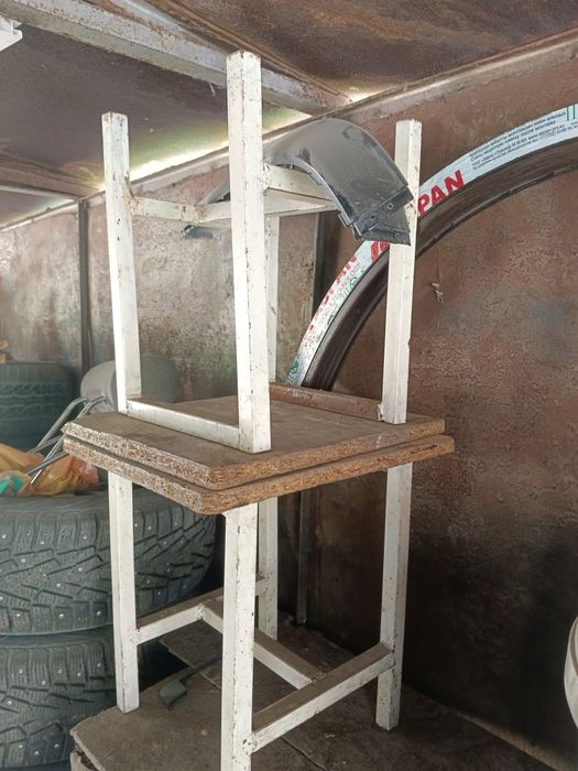 Продам стол и стулья скамеика