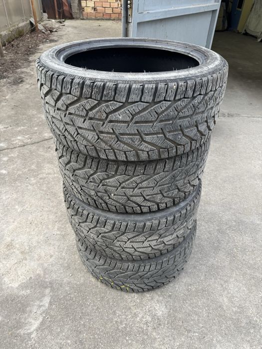 Зимни гуми 245/40/18
