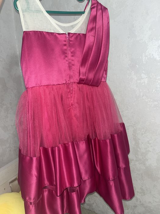 Красивое розовое платье