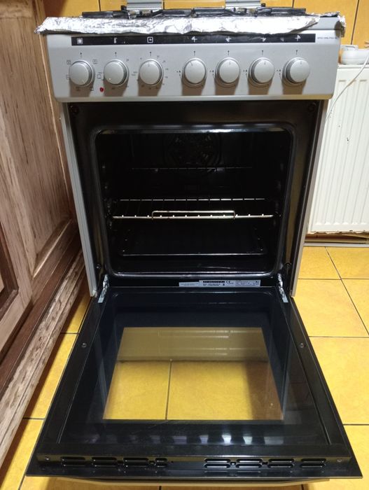 Vând aragaz cu 4 ochiuri