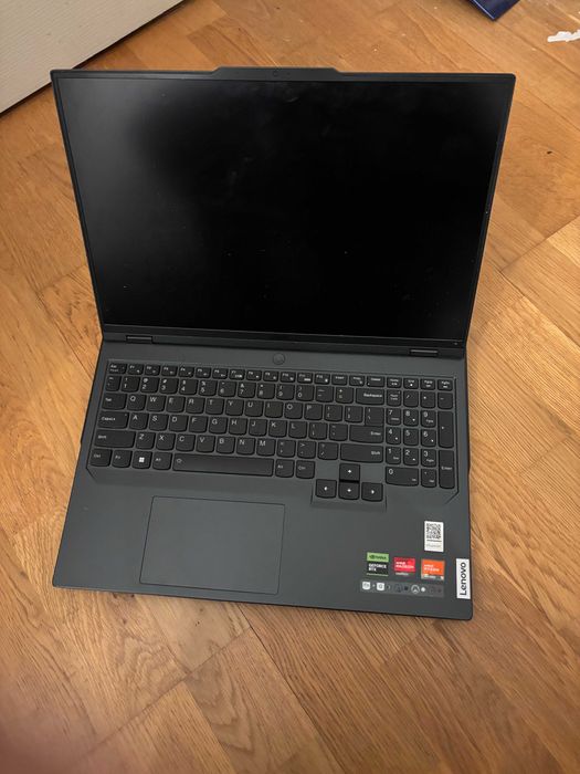 Lenovo Legion Pro 5 16ARX8 7945HX rtx 4060
