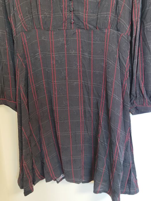 LC Waikiki rochie noua