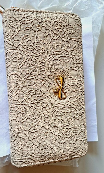 Нов! Дамски портфейл с много прегради и отделение с цип за монети