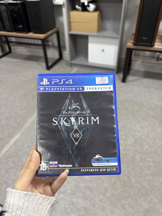 Диск Skyrim VR на PS4-в отличном состоянии