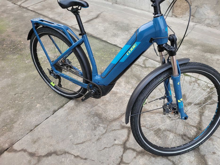 Bicibleta electric cube 28 aluminiu