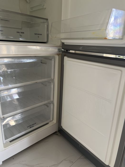 Холодильник фирмы Hotpoint Ariston