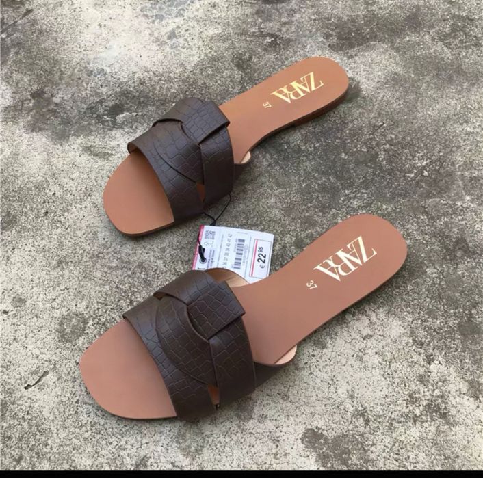 Шлёпки фирмы Zara