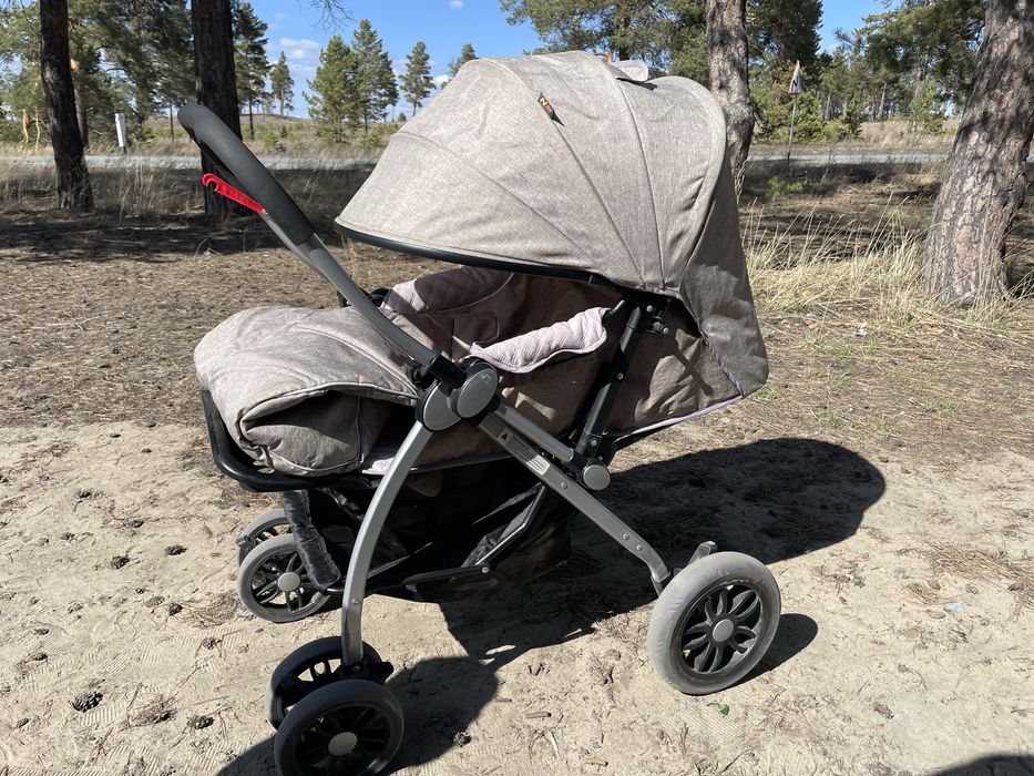 Детская коляска в отличном состояний