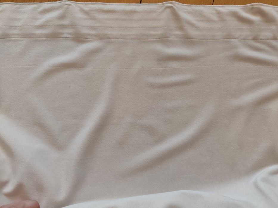 Пара плотных бархатных штор молочного цвета 250×271 см