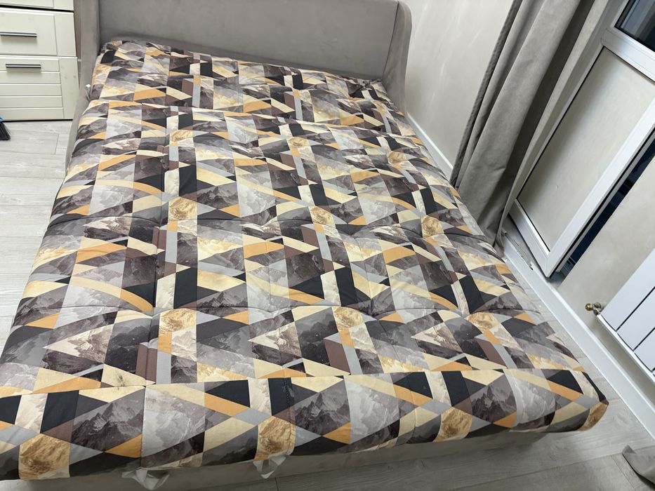 Кровать.б/у железный .