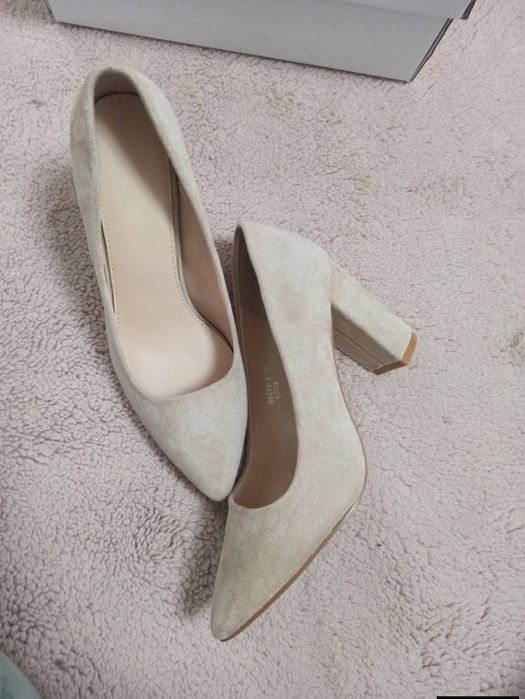 Rochie M și pantofi noi Nr 39