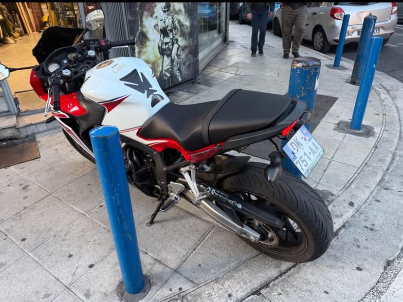 Honda Cbr650f, 2014, ABS, tinuta in garaj.