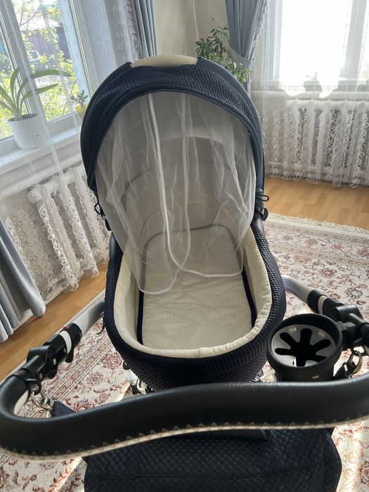 Продам польскую коляску Adamex