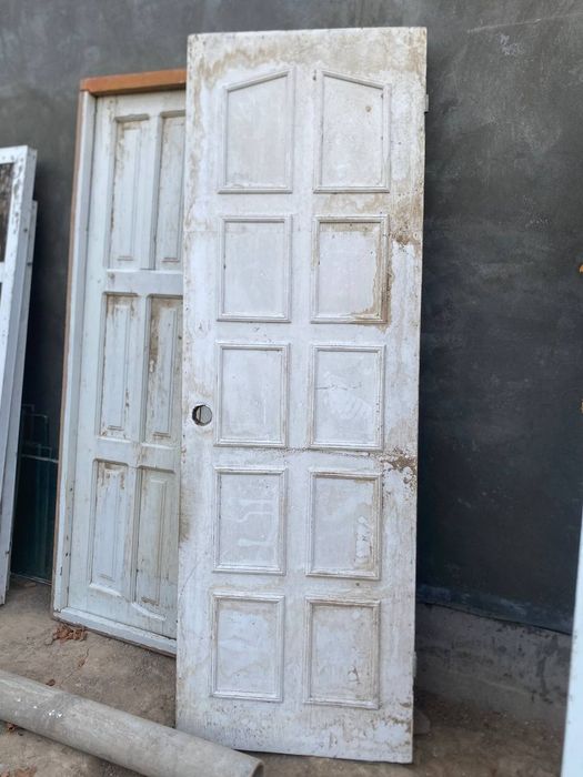 Eski room eshiklar sotiladi