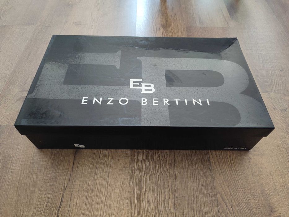 Cizme Enzo Bertini negre, cu toc, stare buna