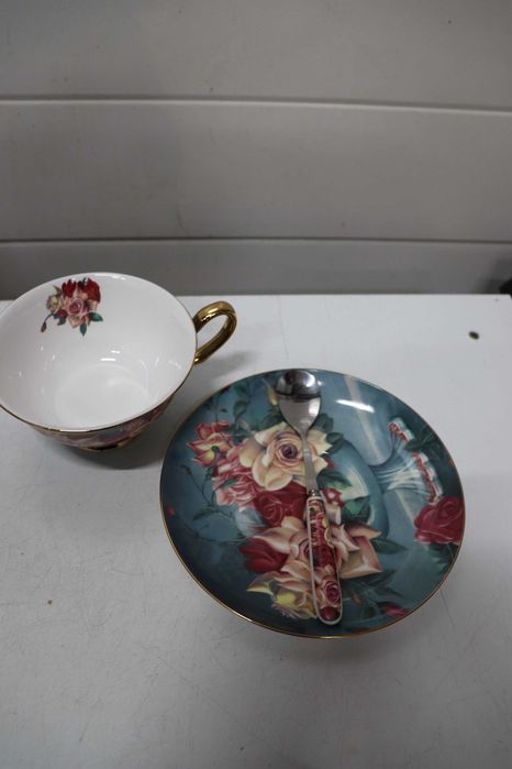 Луксозен комплект за чай от костен порцелан Royal Classic