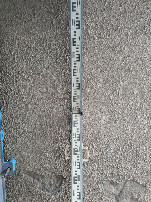 Рейка невилирная