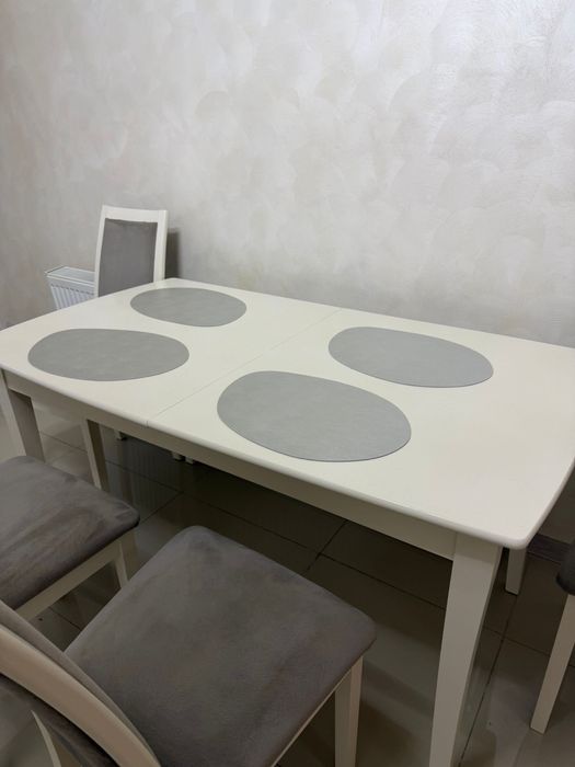 Masa Extensibila cu scaune de bucatarie sau living