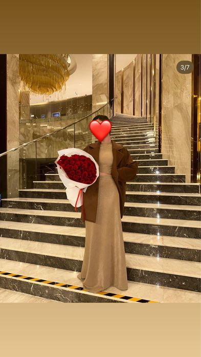 Два платья вечерних