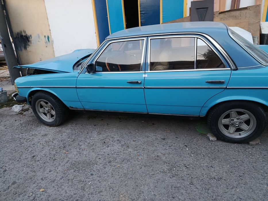 Продам два Мерседеса W-123