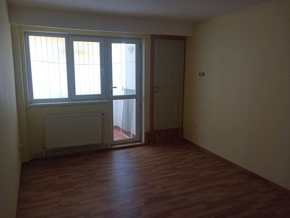 Apartament 2 camere semidecomandat Garii