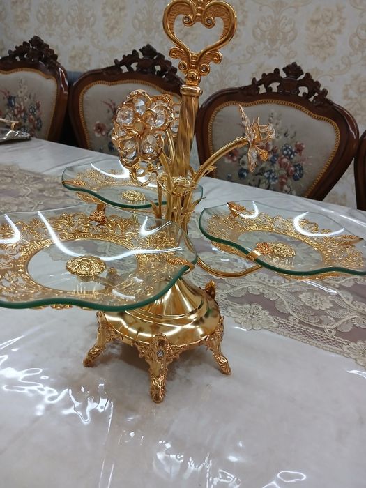 Judayam ustolda bagati turad