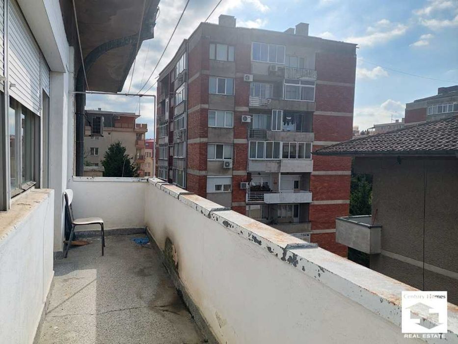 Продава се Четиристаен апартамент в Велико Търново, Център - 104 кв.м за 1616 €/кв.м - Снимка #16